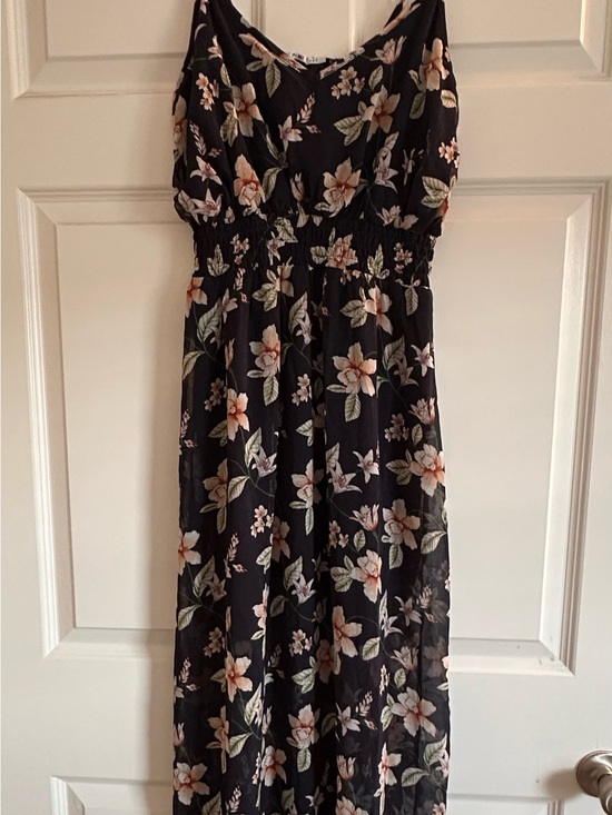 Dresses & Skirts - Black Floral Spaghetti Strap Maxi Dress